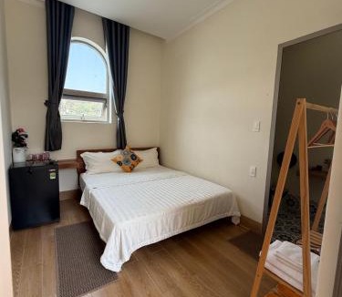 Vinh Hy House | Khách Sạn Trung Loan