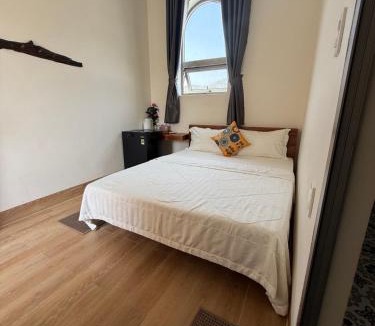 Vinh Hy House | Khách Sạn Trung Loan