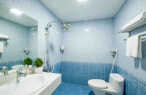 Long Bien Hotel | Khach San Sao