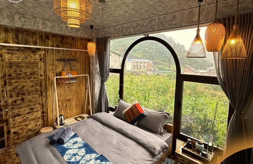 Dong Van Bed & Breakfast | Khói Homestay and Restaurant