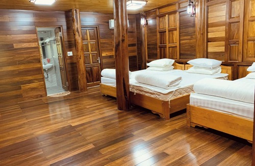 Dien Bien Hotel | Khu du lich khoang nong UVA