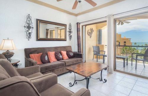 Sandy Beach House | Knot A Care Gorgeous Cozy Ocean View Condo
