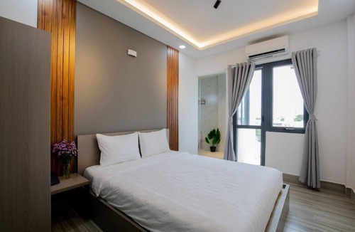 Binh Thanh Hotel | Lá Hotel Riverside