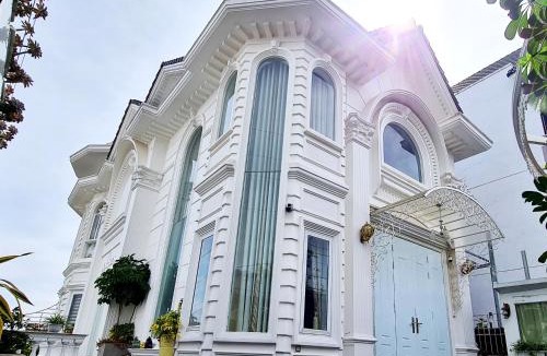 Phuong Apartment | Lâu Đài Nhỏ Đà Lạt - Little Castle Dalat -3 rooms with kitchen and 7 people The BBQ Sanctuary 150