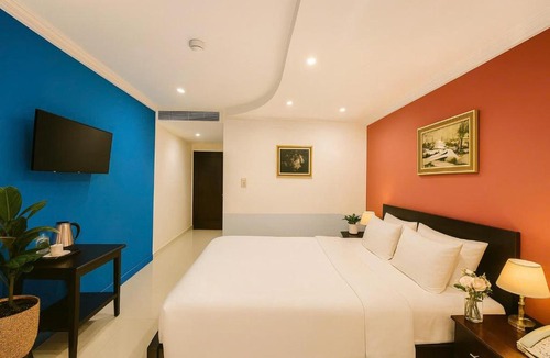 Phu My Hung Hotel | La Bonita Imperial Near SECC