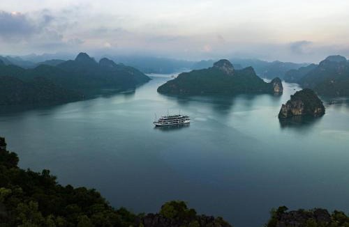 Ha Long Boat Rental | La Casta Cruise Luxury Ha Long Bay Experience Private Cabin with Ocean View Balcony and Bathtub