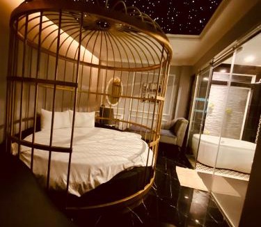 Binh Chanh Hotel | La Galerie Hotel