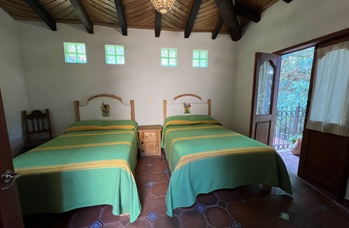 Tzintzuntzan House | La Gloria de los Ángeles