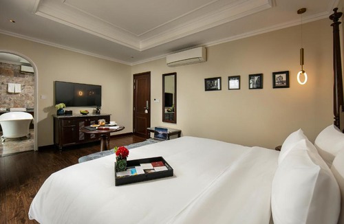 Hang Buom Hotel | La Mejor Hotel & Sky Bar
