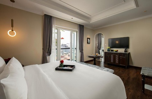 Hang Buom Hotel | La Mejor Hotel & Sky Bar