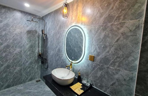 Pleiku Apartment | LA MIA Lakeview Hotel