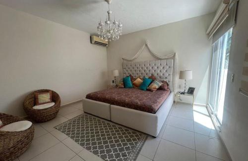 Granjas del Marques Villa | La Villa de Sophie