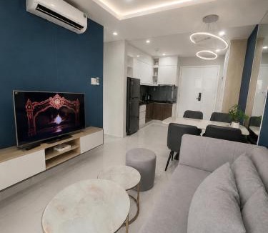 Phuong 8 Apartment | Lafayette 2BR City View - Terra Royal Apartment near Pink Church