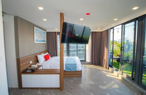 Thuy Khue Hotel | Lake View Hotel