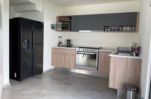 Tlajomulco de Zuniga House | Lakefront house in Adamar, south of the city. Ideal for families