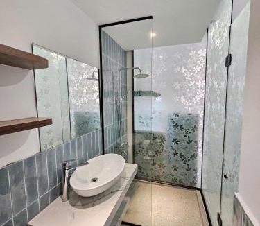 Tay Ho Apartment | Lakenest Realty 2 Tây Hồ, Hà Nội
