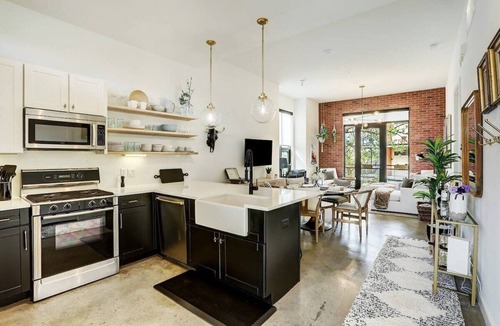 South Lamar Apartment | Lamar Treehouse