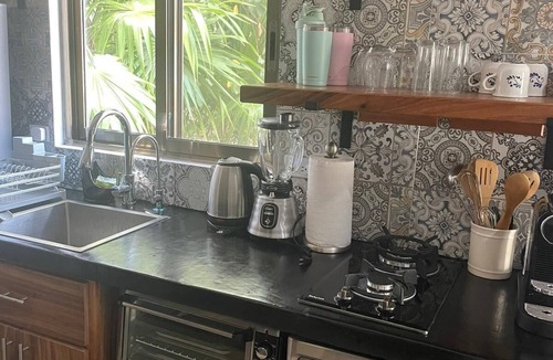 La Gloria Apartment | Large 1 bedroom condo close to the beach