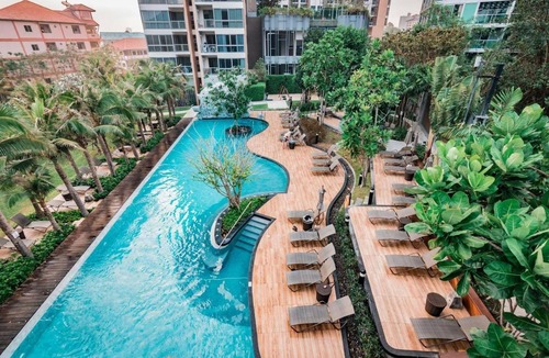 South Pattaya Apartment | Large High Floor, Best Pool and Great Location