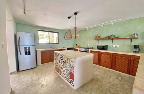 Chelem House | LARGE & STUNNING NEW BEACHFRONT HOME