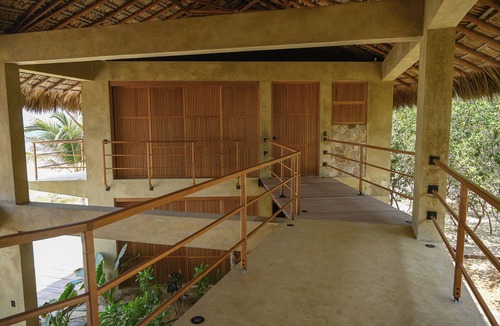 Santa Maria Tonameca Villa | Las Rocas: beach front room with infinity pool and spectacular views