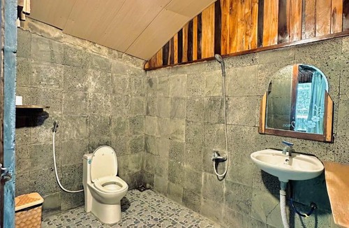 Quan Tom Cabin | Lava Rock Viet Nam Lodge