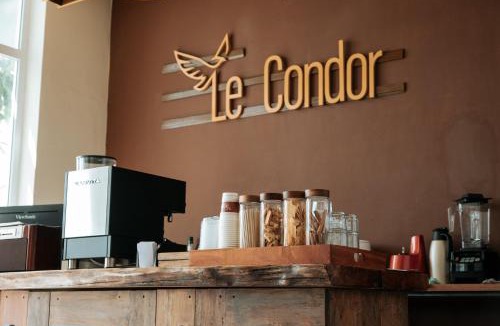 Con Son House | Le Condor 's House & Coffee
