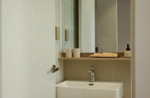 Tan Phu District Hotel | Lens Stay