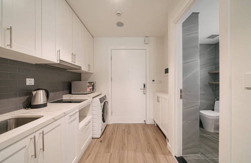 Thuy Khue Apartment | Lexington Apartments - Westlake