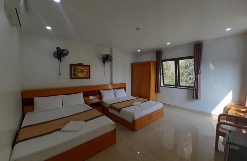 Cat Ba Hotel | Light House Hotel