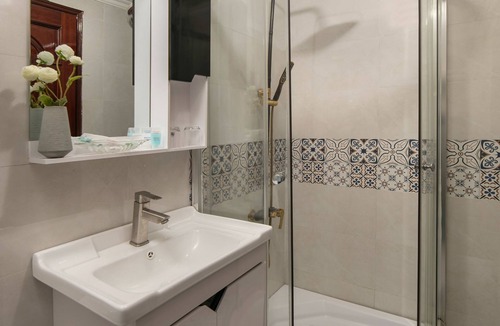 Hang Bo Hotel | Little Diamond Hotel