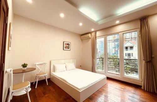 Hai Ba Trung Apartment | Little Hanoi Green Balcony Studio