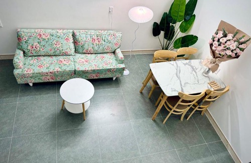 Hai Phong House | Local Me - Exclusive Centre Room
