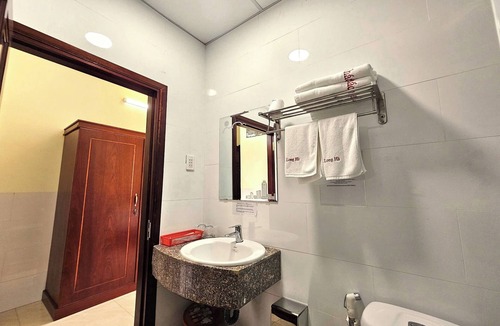 Ninh Kieu Hotel | Long Ha Hotel