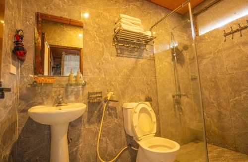 Hoa Lu Hotel | Lotus Field Homestay