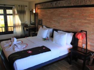 East Ham Tien Beach Resort | Lotus Village Resort