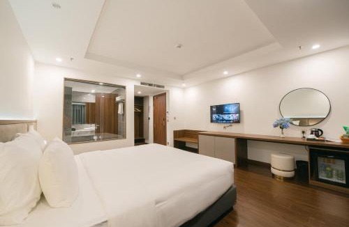 Nhat Tan Hotel | Love St - Hanoi Hotel