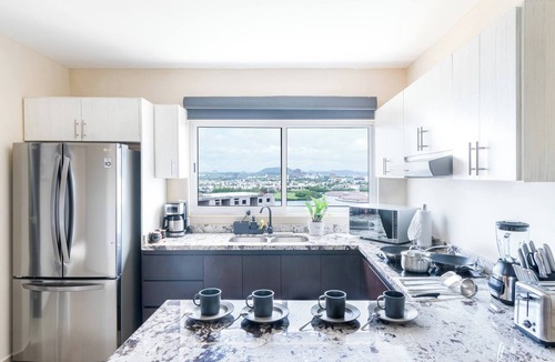 Marina Mazatlan Apartment | Lujo en las Alturas: Dpto en Zona Tranquila