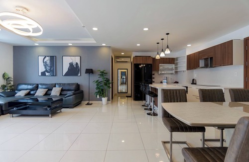 District 1 Apartment | Lux-4br/FreePool/Riverside/BUIVIEN/D4-D@Centercity