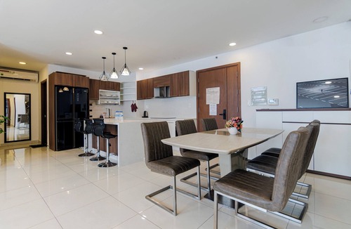 District 1 Apartment | Lux-4br/FreePool/Riverside/BUIVIEN/D4-D@Centercity