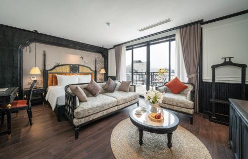 Truc Bach Hotel | Luxe Paradise Suites Hotel & Spa