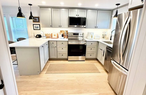 Fortunes Rocks Cottage | Luxurious Beachfront New England Cottage