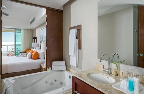 Playa Diamante Resort | Luxurious Master Bedroom @Vidanta The Grand Mayan, Acapulco
