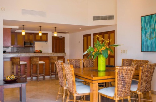 Marina Apartment | Luxurious Penthouse Suite on the Ridge or Beachfront side- Playa Grande Resort