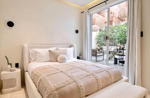 La Condesa House | Luxurious Villa with 9 BR and HUGE Terrace Condesa