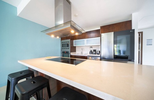 Puerto Juarez Condo | Luxury 2 BR Condo Jacuzzi & Pool - Mareazul