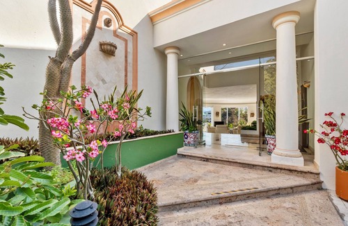 Amapas Villa | LUXURY 5 STAR 7200 SQ FT VILLA WITH PREMIER LOCATION TO BEACH AND TOWN