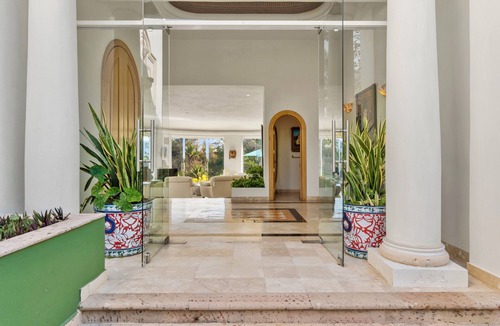 Amapas Villa | LUXURY 5 STAR 7200 SQ FT VILLA WITH PREMIER LOCATION TO BEACH AND TOWN