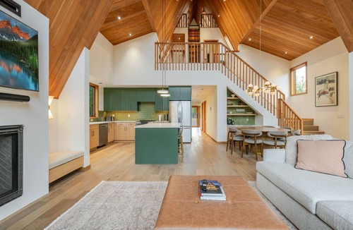 Three Rivers Cabin | Luxury A-Frame Fire Pit Hot Tub EV charger 4 Acres