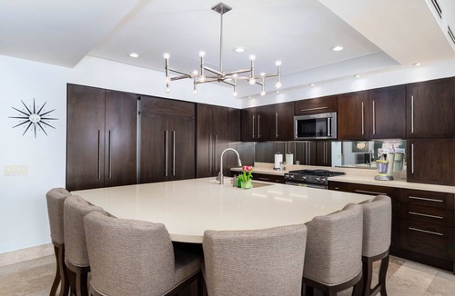 Romantic Zone Condo | Luxury, Amazing Views! Front and Centre Romantic Z